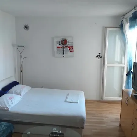 Lejlighed Ema
