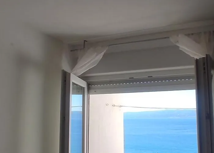 Apartment Ema *